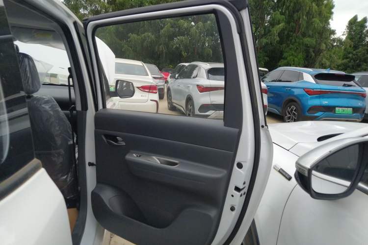 Used Wuling Hongguang New Energy 2025 Extended-Range Hybrid 50KM Comfort Version