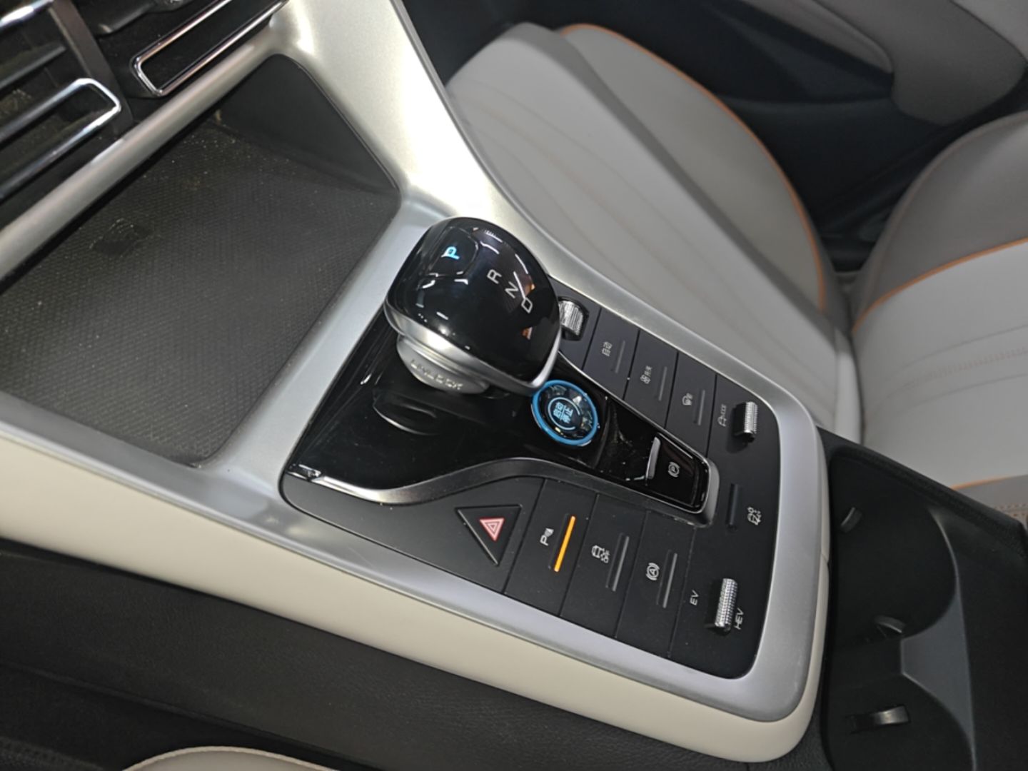 BYD Song Pro New Energy 2024 HONOR Edition DM-i 71KM Navigation Model — снимка 16