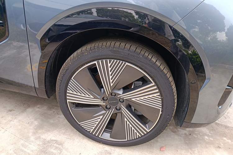 Used Lynk & Co 08 EM-P 2025 245km Ultra-Long Range Halo
