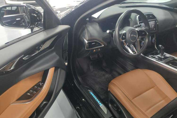 Used Jaguar XEL 2024 2.0T 250 PS R-DYNAMIC S Ebony Black Sport Edition
