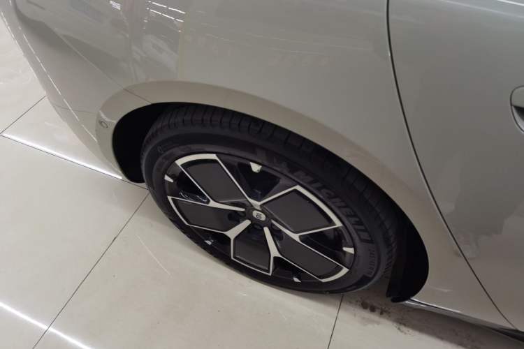 Used Xiaomi Auto SU7 2024 Rear-Drive Ultra-Long Range Advanced Pro-Level Intelligent Driving Version