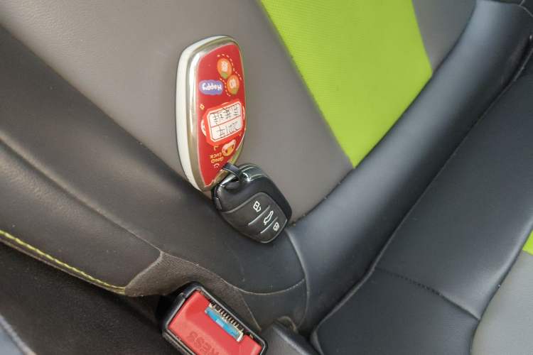 Used Roewe Clever 2021 302 km New Four-Seater Super-Efficient Version