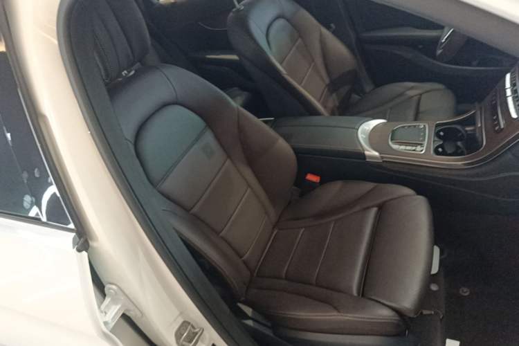 Used Mercedes-Benz GLC 2020 Facelift GLC 300 L 4MATIC Dynamic Edition

