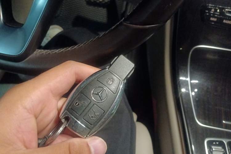 Used Mercedes-Benz GLC 2019 GLC 260 L 4MATIC Luxury Model Vehicle Key