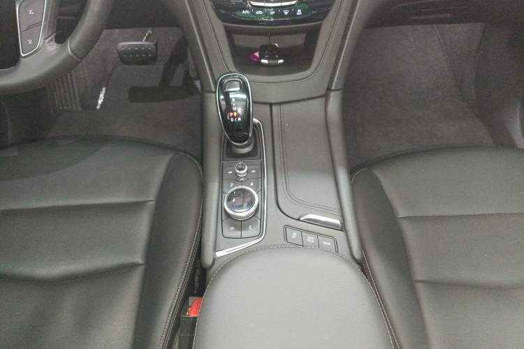 Used Cadillac XT5 2020 28T Luxury Version Gear Lever