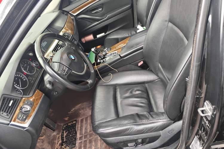 Used BMW 5 Series 2011 528Li Leading Model