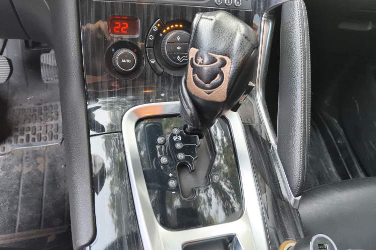Used Peugeot 3008 2013 1.6THP Automatic Prestige Edition Gear Lever