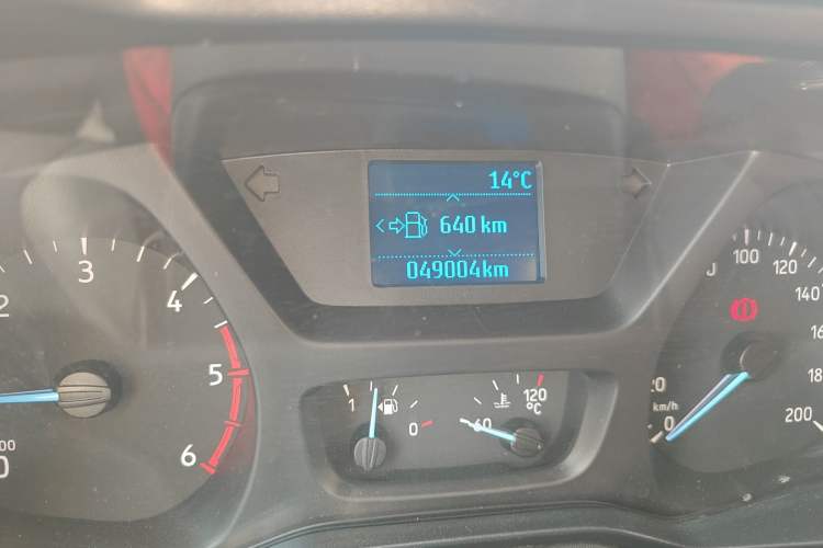 Used Ford Transit 2017 2.0T Diesel Van Short Wheelbase Low Roof China IV Standard
