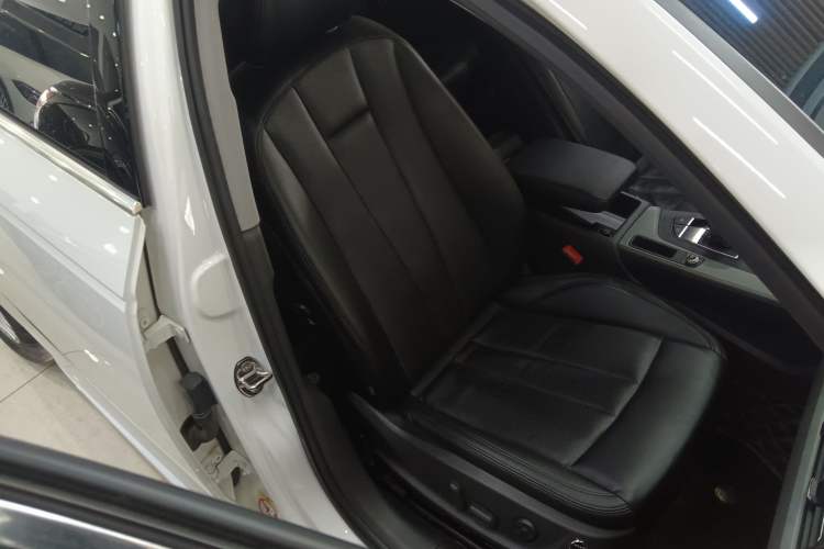 Used Audi A4L 2019 40 TFSI Ambition China VI
