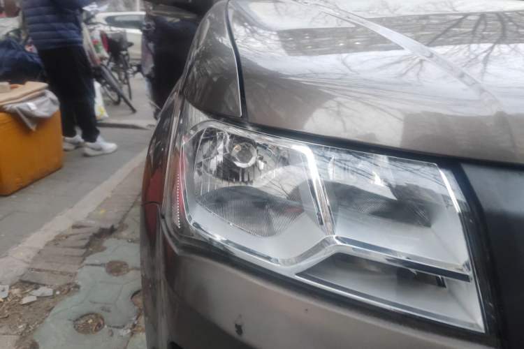 Used CHANGAN KAICHENG Shenqi F30 2018 1.5L Comfort Trim Short Wheelbase DAM15L Right Front Headlight