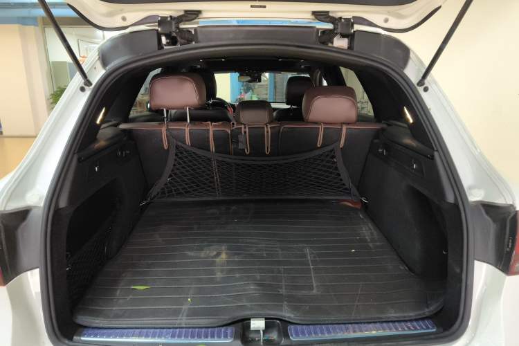 Used Mercedes-Benz GLC 2021 GLC 300 L 4MATIC Dynamic Model Trunk