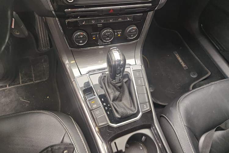 Used Volkswagen Passat 2016 330TSI DSG Luxury Edition
