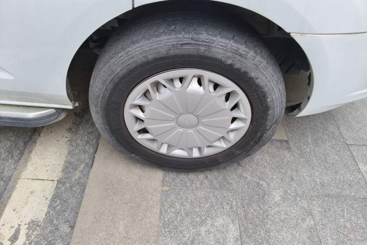 Used Ford Transit 2019 2.0T Gasoline Automatic Business & Travel Version Mid-Drive Mid-Roof 9-Seater China VI Standard
