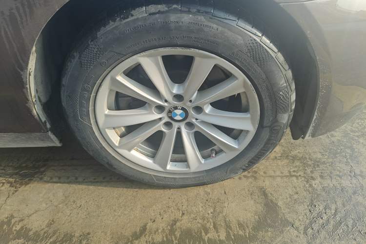 Used BMW 5 Series 2013 525Li Leading Model Right Front Wheel Hub