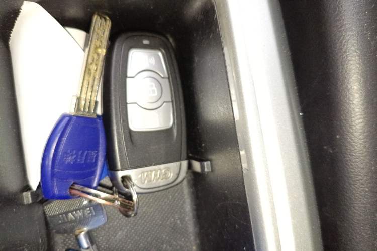 Used Haval H6 2016 Upgraded Model 1.5T Automatic Two-Wheel Drive Elite Version
