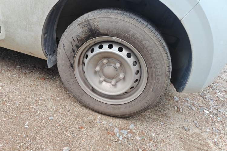 Used SAIC MAXUS Dana V1 2024 V1 Short Wheelbase Low-Roof Multi-Function Version (51 kWh)
