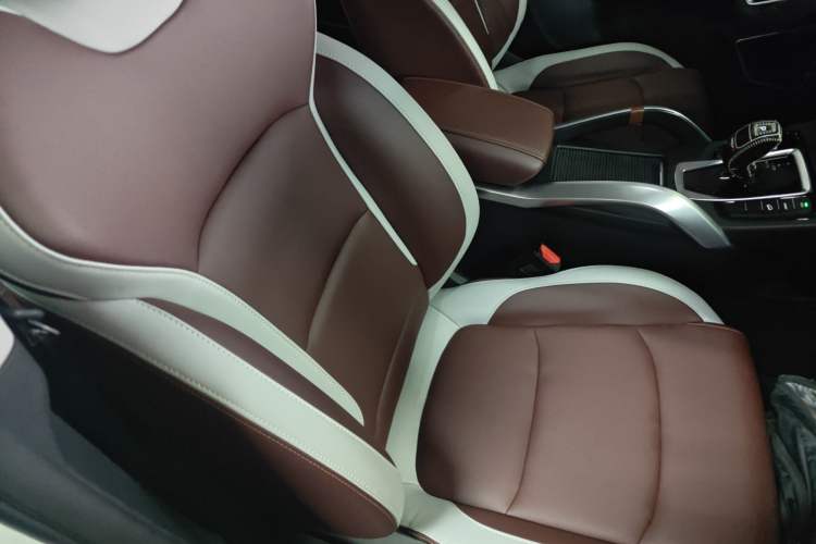 Used Geely Auto Emgrand X7 Sport 2022 1.8TD DCT Zhiya Trim