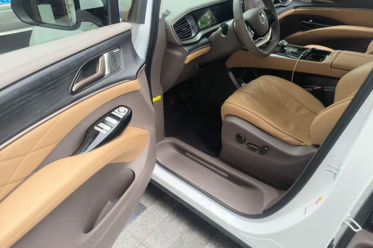 Used Denza D9 2022 DM-i 970 Four-Wheel Drive Flagship Model