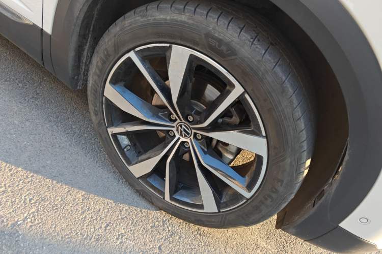 Used Volkswagen Talagon 2022 530TSI Four-Wheel Drive Flagship Shengjing Edition Pro 6-Seater Right Front Wheel Hub