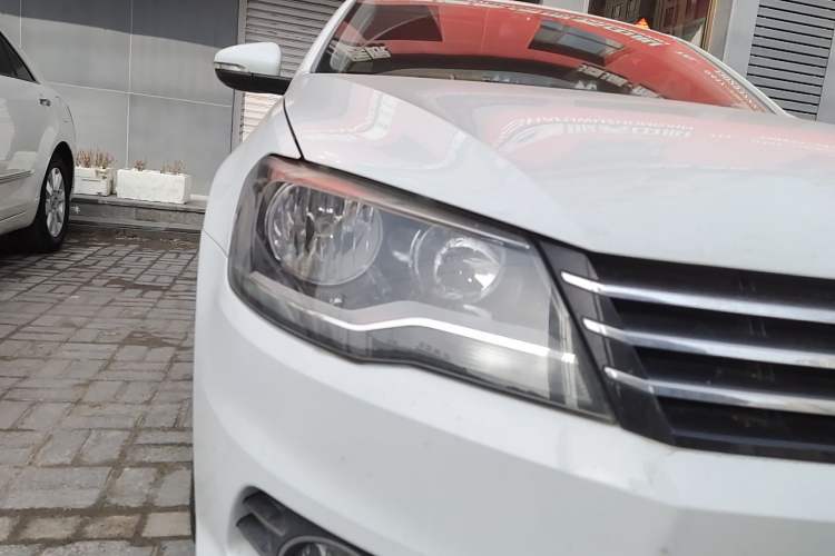 Used Volkswagen Bora 2013 1.4T Automatic Luxury Model Right Front Headlight