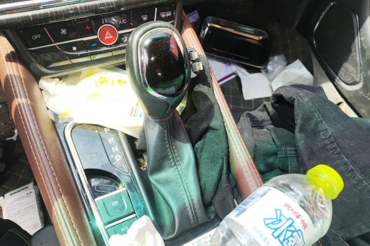 Used SWM X7 2017 1.5T automatic smart version 7 seats Gear Lever