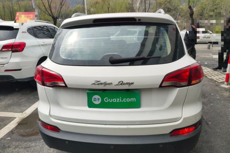 Used Zotye Domy X5 2017 Upgraded Model 1.5T Manual Luxury Version