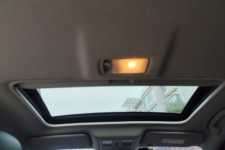 Used Nissan Tiida 2016 1.6L CVT ZhiZun Edition
