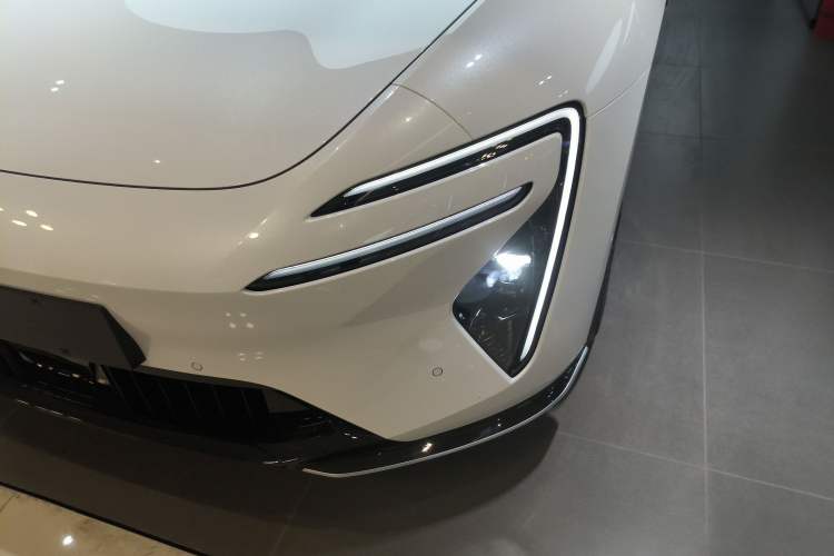 Used Avatr 06 2025 Max All-Electric Version