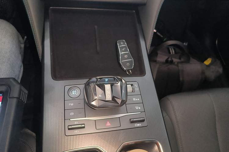 Used BYD Song L DM-i 2025 Intelligent Driving Version 112 km Leading Trim Gear Lever