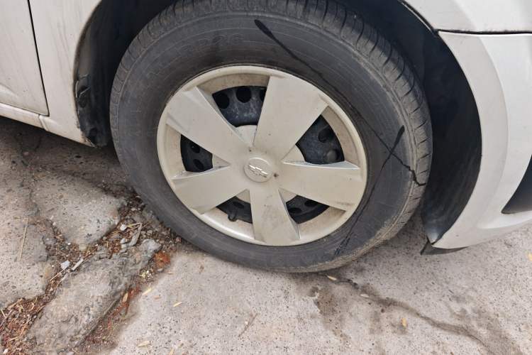 Used Chevrolet Aveo Sonic 2011 Sedan 1.4L MT SL