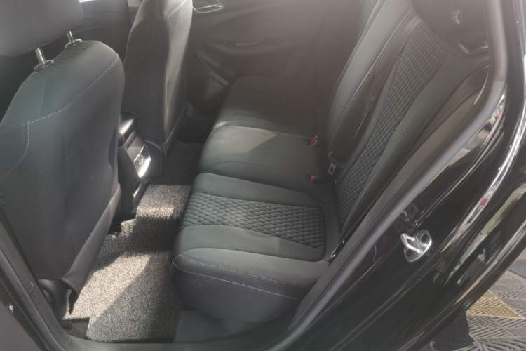 Used Roewe i5 2019 1.5L Automatic 4G Connected Langyue Edition
