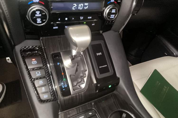 Used Lexus LM 2020 300h Seven-Seat Elegant Edition
