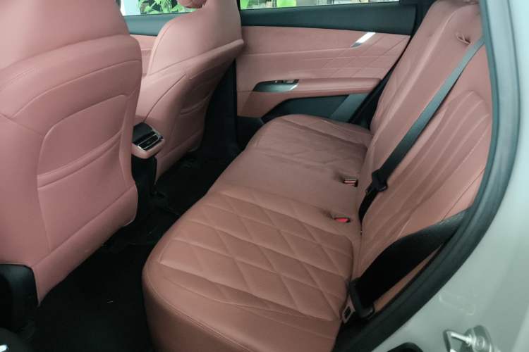 Used CHANGAN CS75 PLUS 2025 4th Generation UItra 2.0T New Blue Whale – Smart & Powerful Version Left Rear Seat