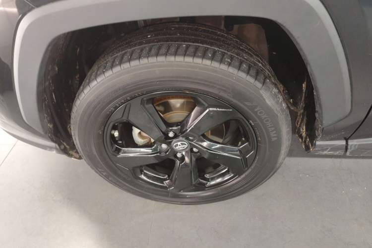 Used Toyota RAV4 2021 Revised Version Dual-Motor Hybrid 2.5L E-CVT 4x4 Elite PLUS Edition Left Front Wheel Hub