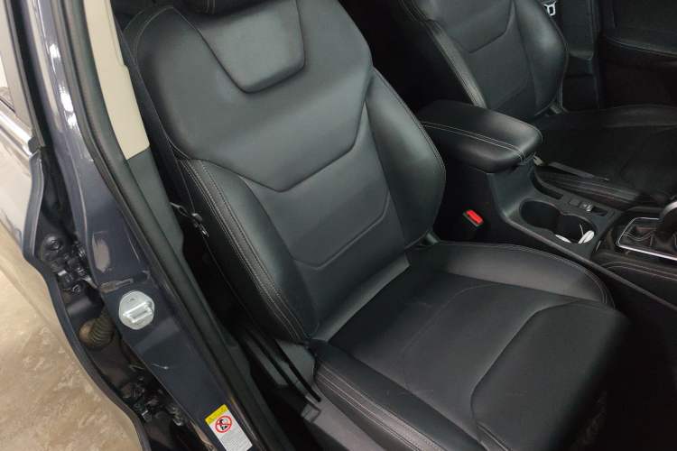 Used BYD Song 2021 Classic Edition 1.5T Automatic Luxury Model Right Front Seat