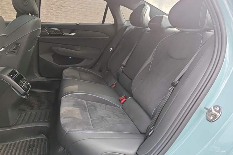 Used Volkswagen Passat 2025 Pro 380TSI Starry Dragon Luxury Edition
