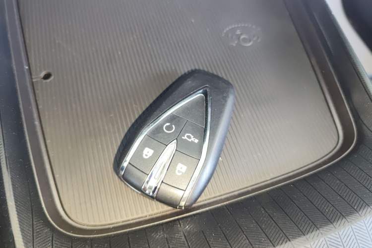 Used CHANGAN Eado PHEV 2025 Smart New Blue Whale 145KM High-Energy Edition
