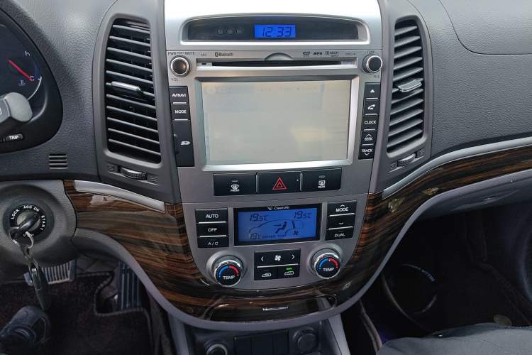 Used Hyundai Santa Fe Classic 2012 2.4 Comfort Edition 7-Seater Four-Wheel Drive