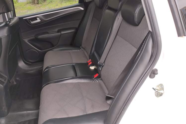Used Honda Jade 2014 1.8L Automatic Comfort Elite Version 5 Seats Left Rear Seat