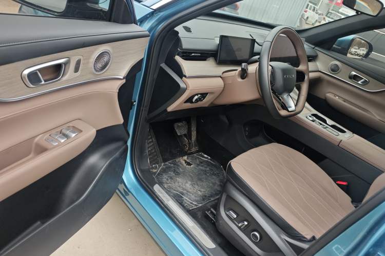 Used Chery Tiggo 8 PLUS C-DM 2025 1.5T 116 km Prestige Version 5 Seats
