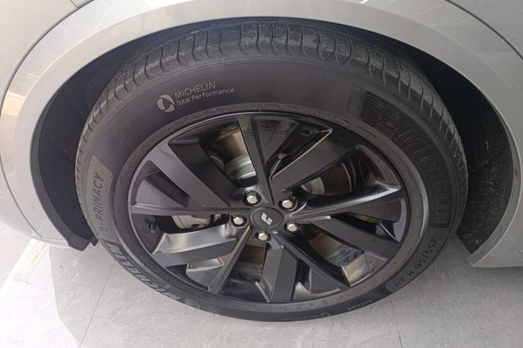 Used Li Auto L8 2023 Pro Model
