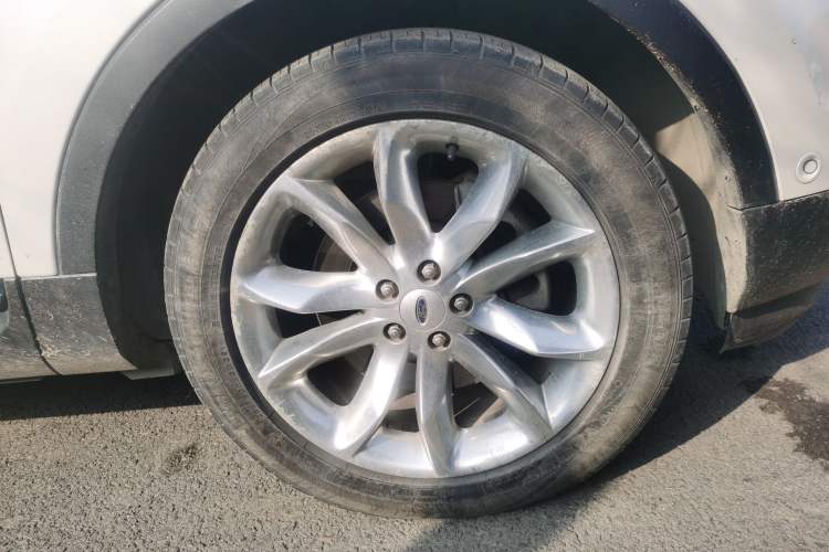 Used Ford Explorer 2013 3.5L Deluxe Model
