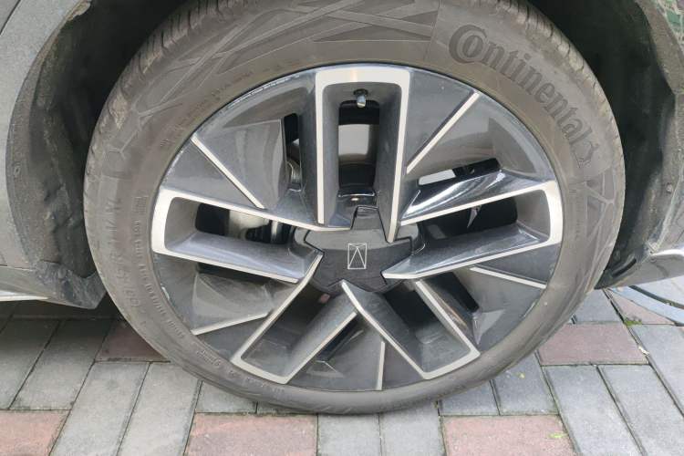 Used Avatr 11 2023 Harmony 116° Rear-Wheel Drive Version Right Front Wheel Hub