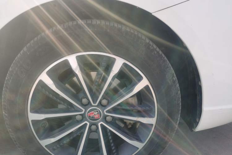 Used Roewe i5 2019 1.5L Automatic 4G Connected Langhao Edition
