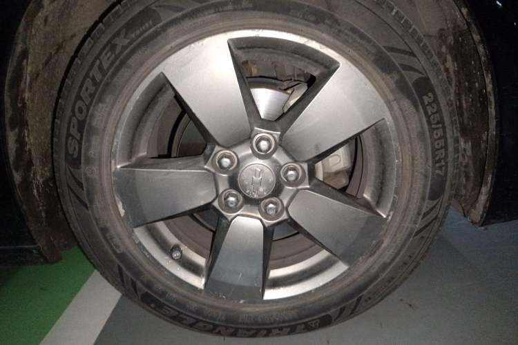 Used Chevrolet Malibu 2012 2.0L Automatic Luxury Edition Right Front Wheel Hub