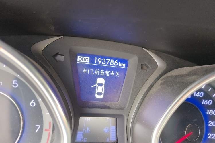 Used Hyundai Elantra (5th Generation / Langdong) 2016 1.6L Manual Luxury Model Odometer Close Up