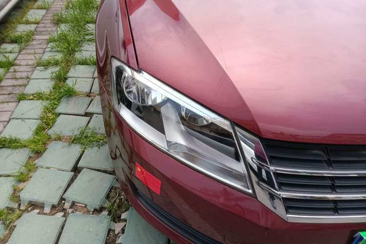 Used Volkswagen Gran Lavida 2013 1.6L Automatic Fashion Model