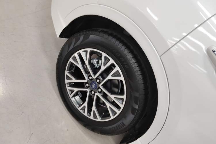 Used Ford Escape 2020 EcoBoost 245 Four-Wheel Drive Luxury Edition