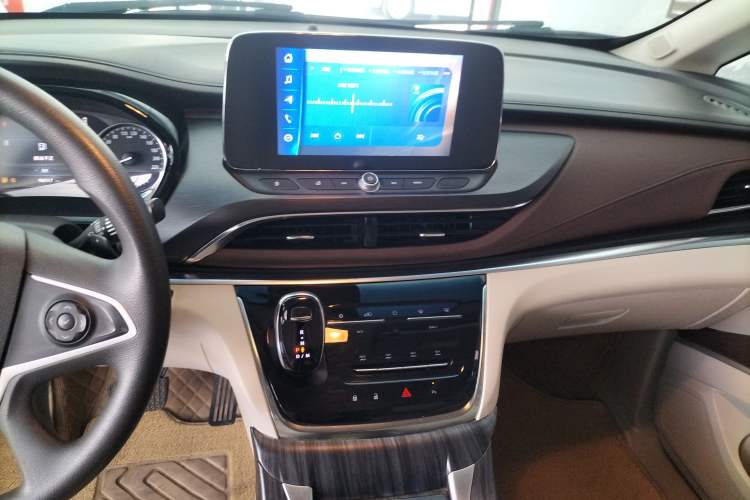 Used Buick GL8 2020 Land Cruiser Executive Class 652T Comfort Model