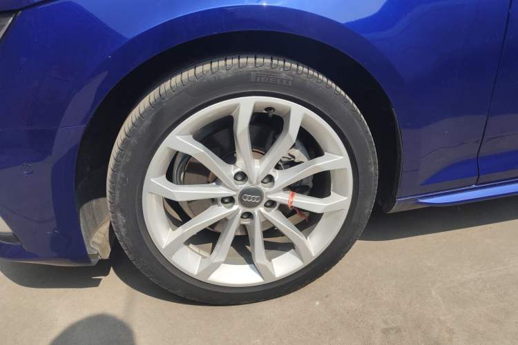 Used Audi A4L 2019 40 TFSI Fashion Version China V